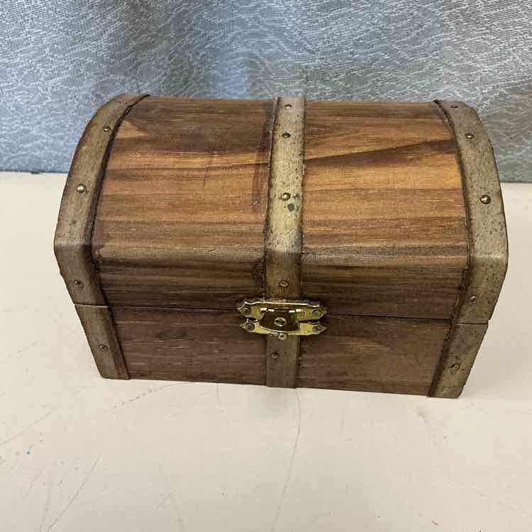 SM WOODEN TREASURE CHEST - Image 2
