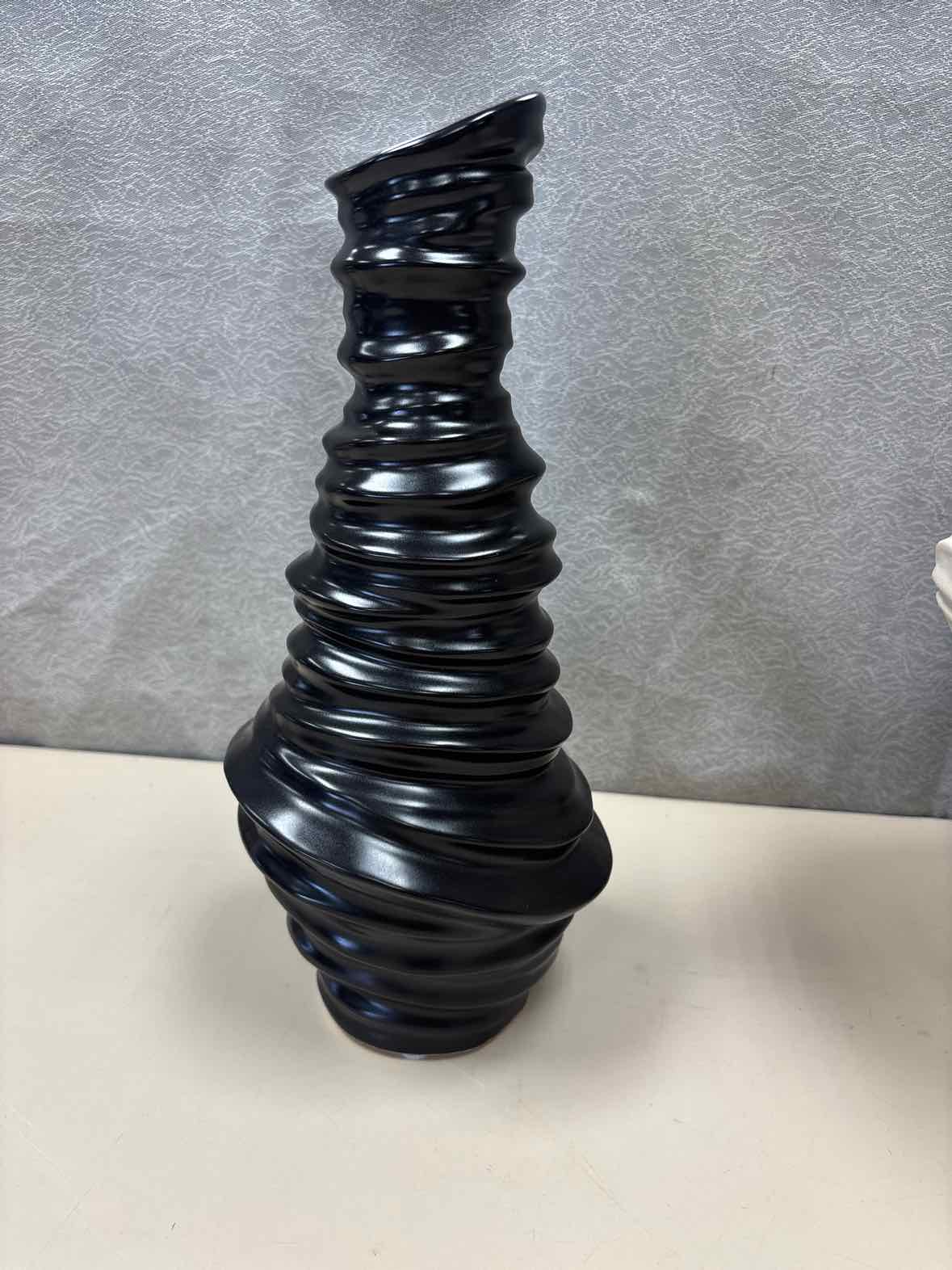 TALL BLACK WRINKLE VASE14"