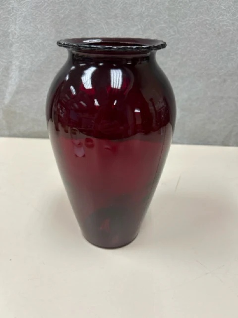 TALL RED GLASS VASE RIPPLE TOP