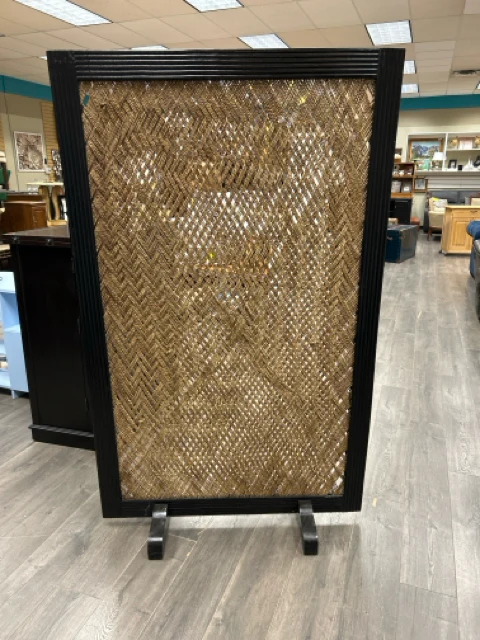 TAN BLACK WOOD SCREEN - Image 2