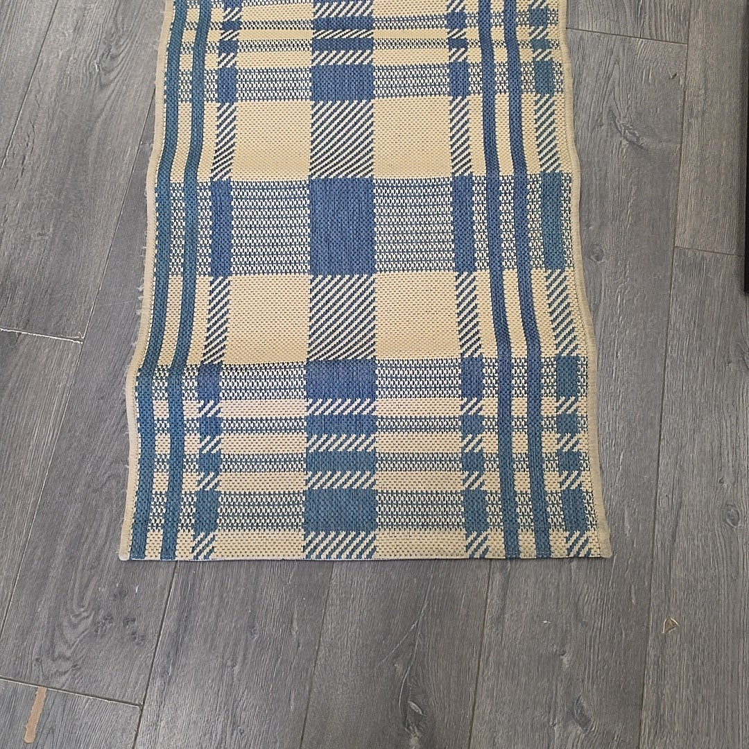 TAN/BLUE RUG - Image 3