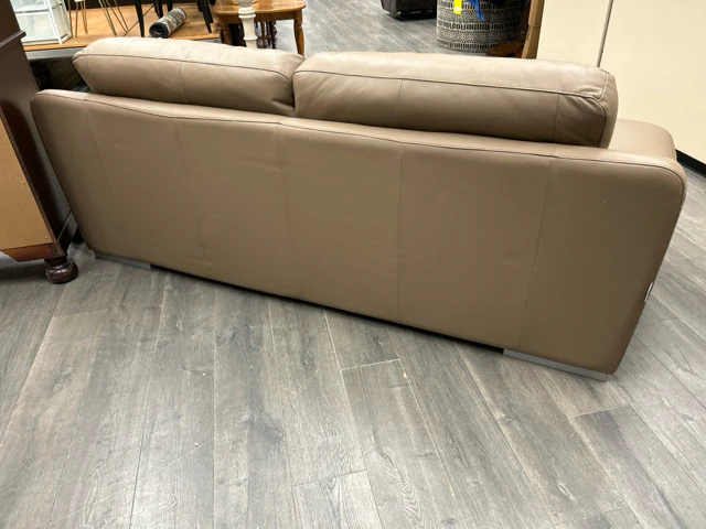 TAN LEATHER SOFA - Image 3