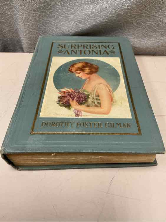 VINTAGE BOOK - Image 2