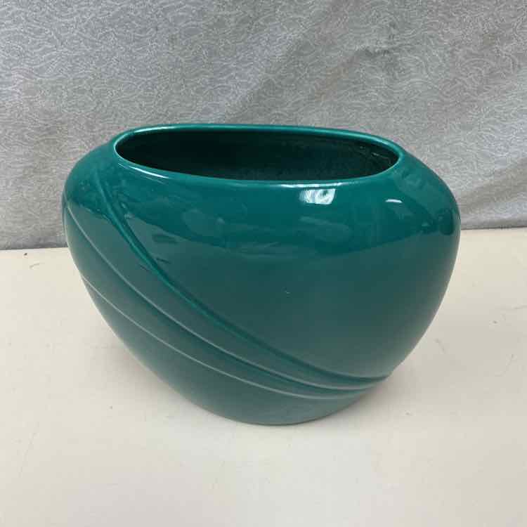 VINTAGE GREEN VASE - Image 2
