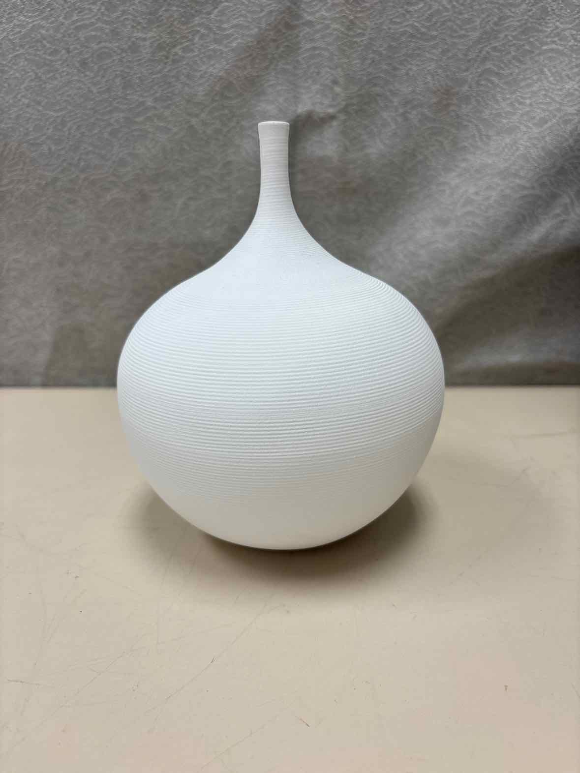 WHITE FAT NARROW NECK VASE