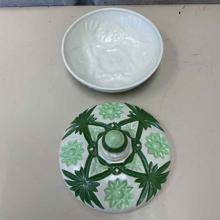 WHITE/GREEN BOWL W/LID - Image 3