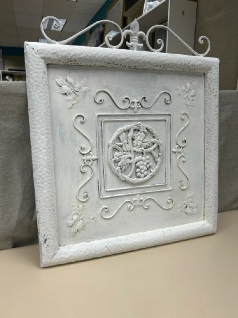 WHITE METAL PAINTED TILE