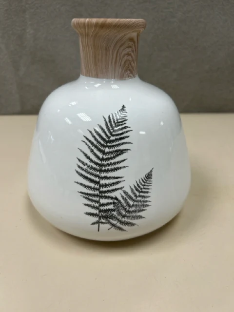 WHITE TAN FERN DESIGN VASE