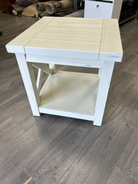 WHITE WOOD 2 TIER END TABLE