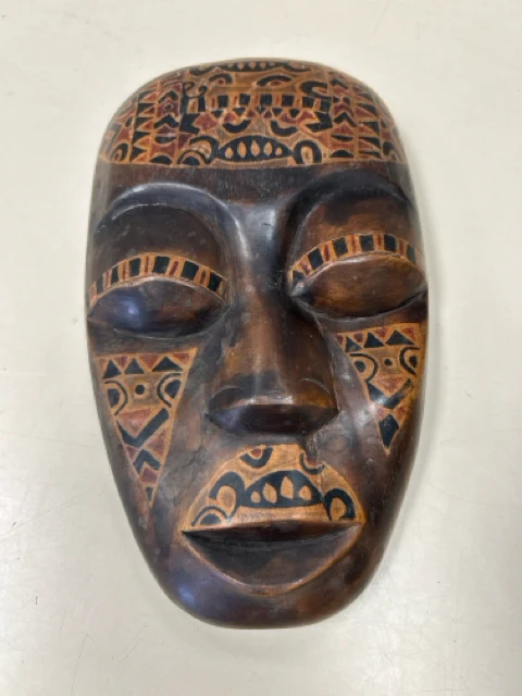 WOOD AFRICAN MASK
