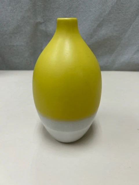 YELLOW WHITE VASE